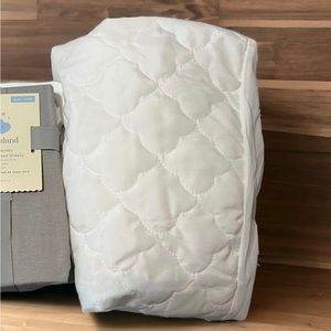 NEW Portable Mini Crib Waterproof Fitted Quilted Mattress Pad Cover ~ Bassinet